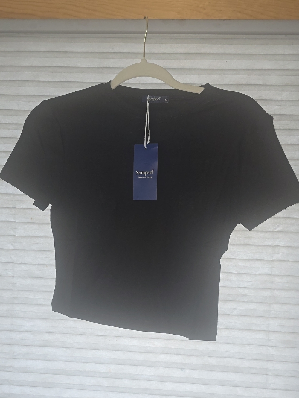 Sampeel Women's Black Cropped Crew Neck Tee